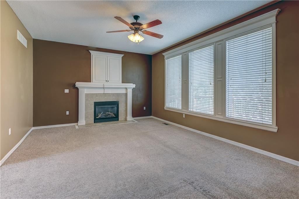 866 N Maple Street, Gardner, KS: listing photo 2