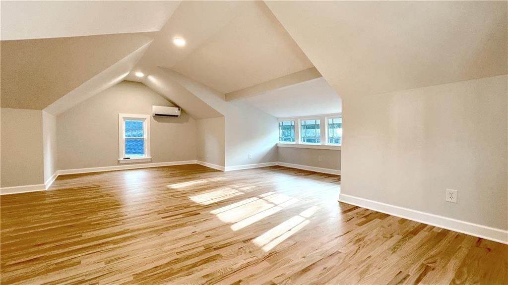 5809 Kenwood Avenue — photo 35