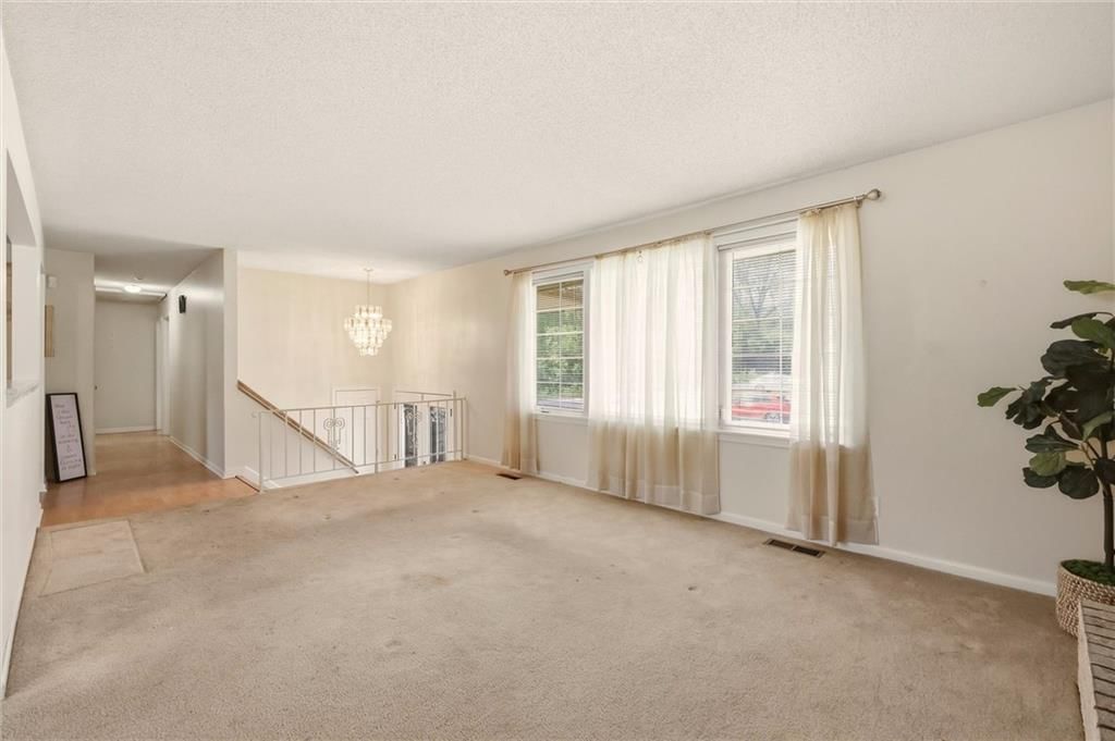 2505 N 57th Drive — photo 9