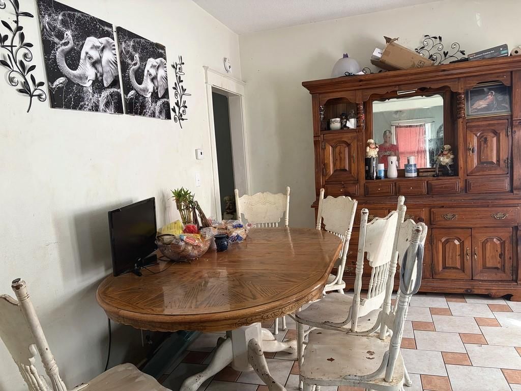 2321 Lister Avenue — photo 4