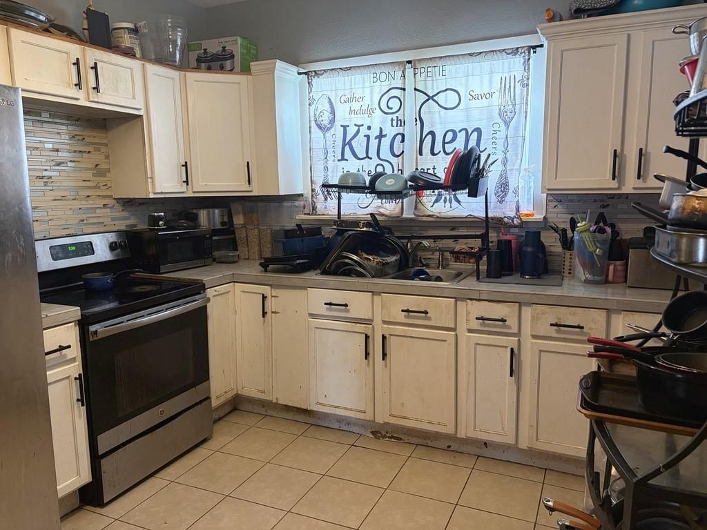 2321 Lister Avenue — photo 5