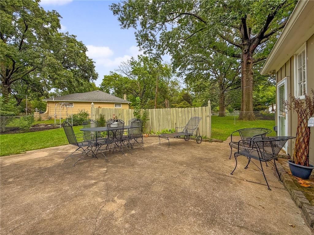 9975 Marty Street — photo 42