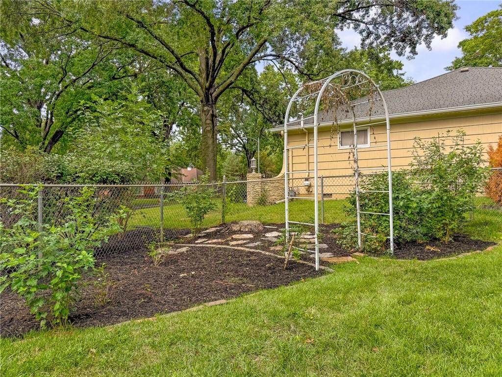 9975 Marty Street — photo 44
