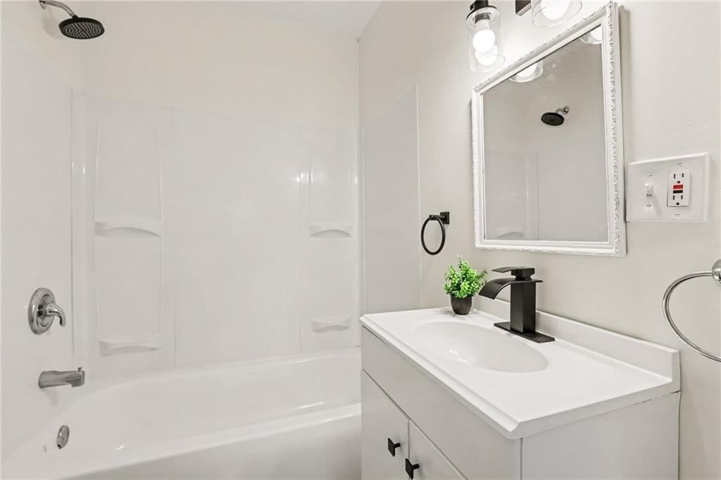 6840 E 139th Street — photo 17