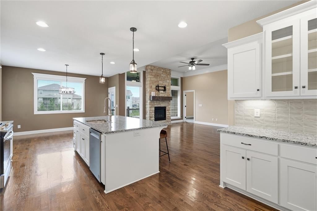 7485 NW Forest Lakes Drive — photo 16