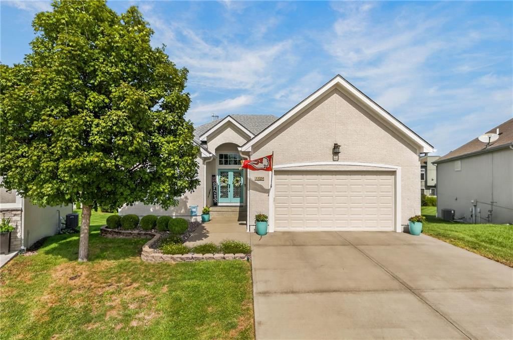3328 SW Jessie Lane, Lee's Summit, MO