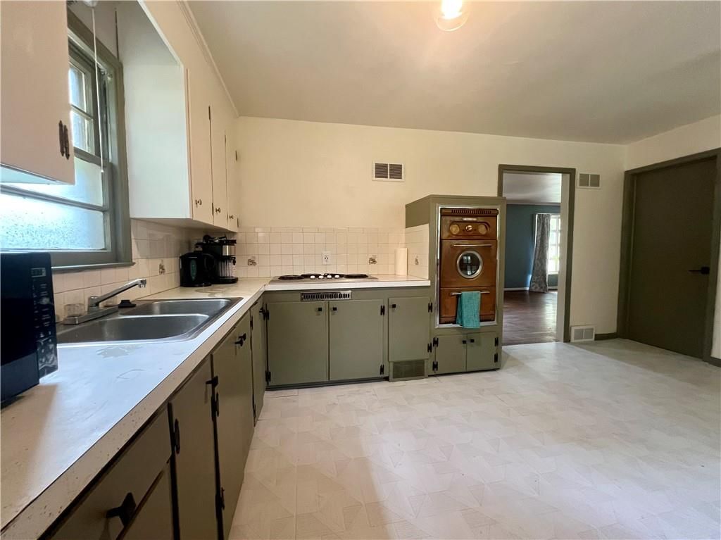 6612 W 85th Street — photo 17