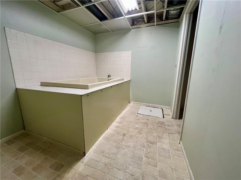 6612 W 85th Street — photo 34