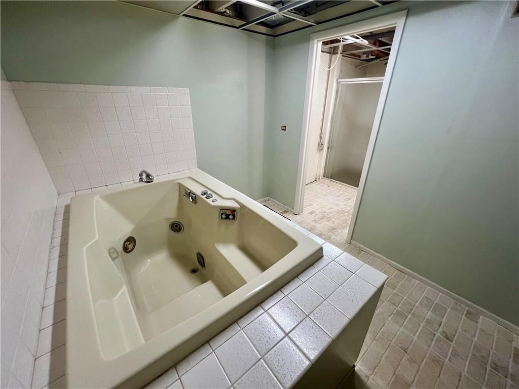 6612 W 85th Street — photo 35