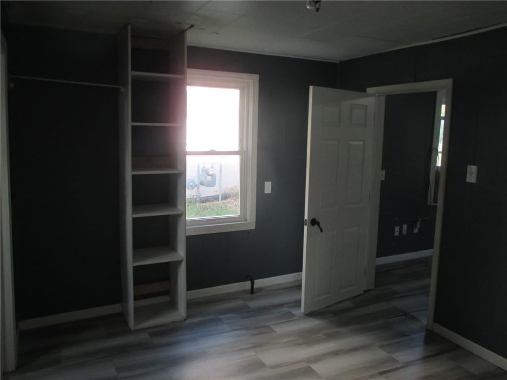 Photo 13 of 20 - 612 E Gordon Street, Marshall, MO 65340