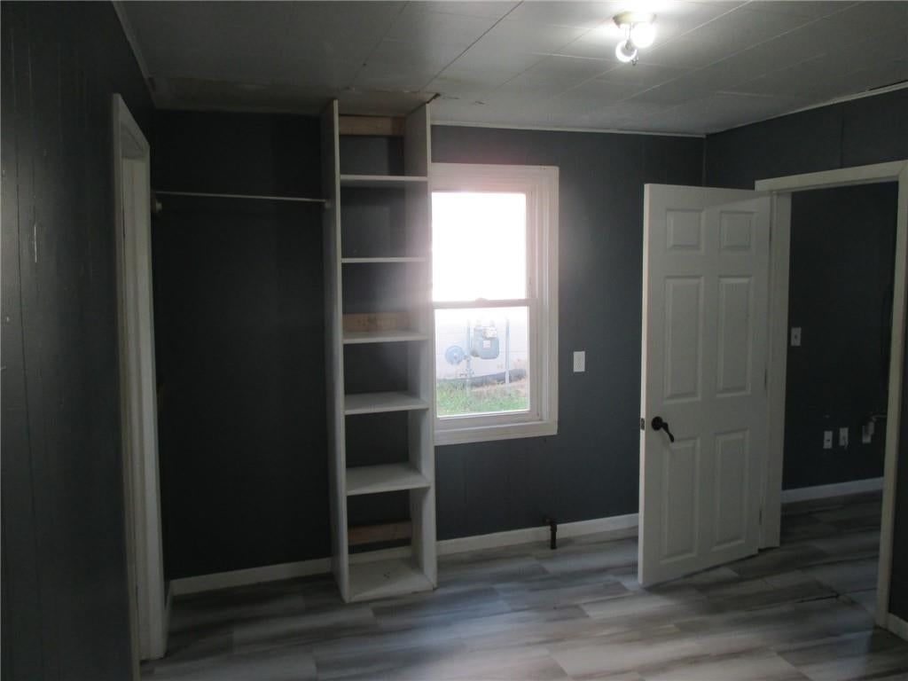 Photo 14 of 20 - 612 E Gordon Street, Marshall, MO 65340