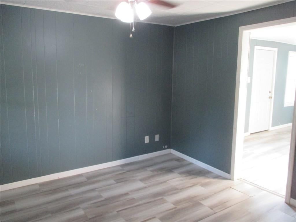 Photo 19 of 20 - 612 E Gordon Street, Marshall, MO 65340