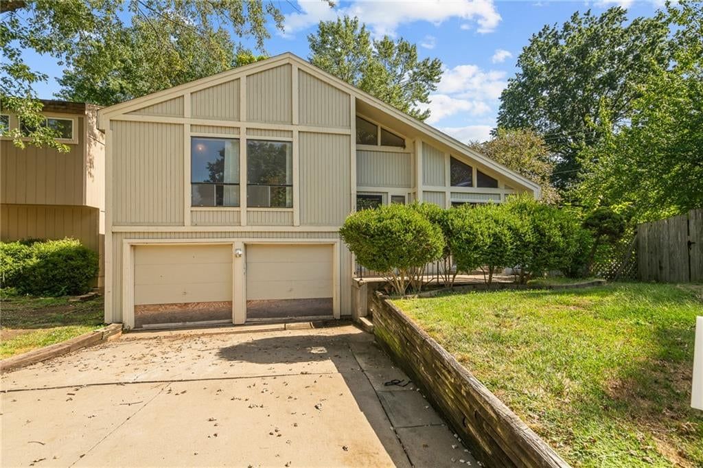 11921 W 66th Terrace, Shawnee, KS