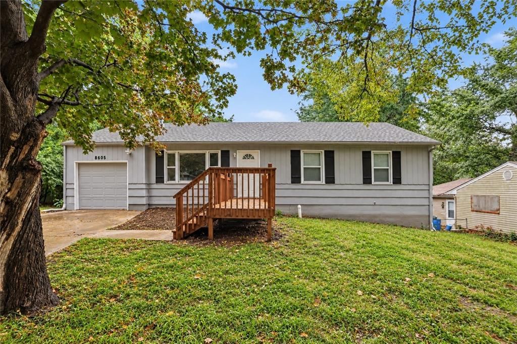 8605 Spring Valley Road, Raytown, MO