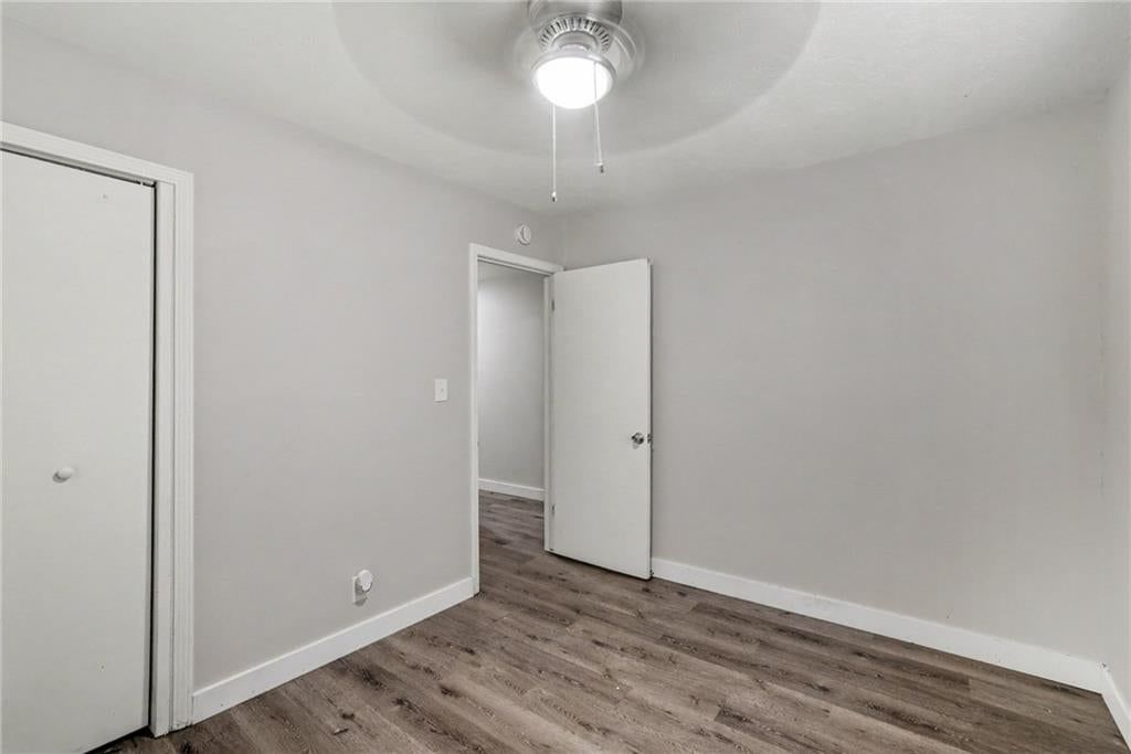 Photo 10 of 21 - 8605 Spring Valley Road, Raytown, MO 64138