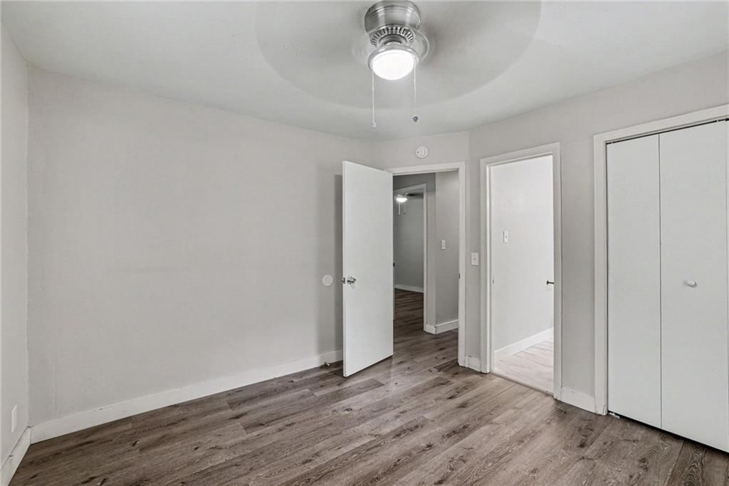 Photo 14 of 21 - 8605 Spring Valley Road, Raytown, MO 64138