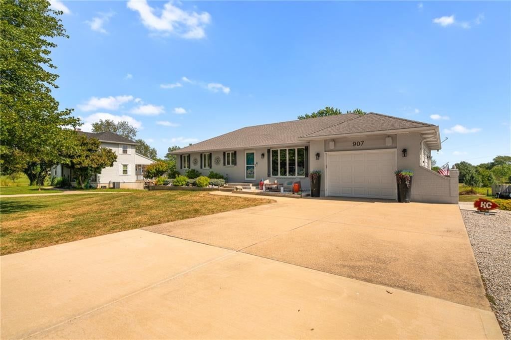 907 N 5th Street, Drexel, MO: listing photo 3