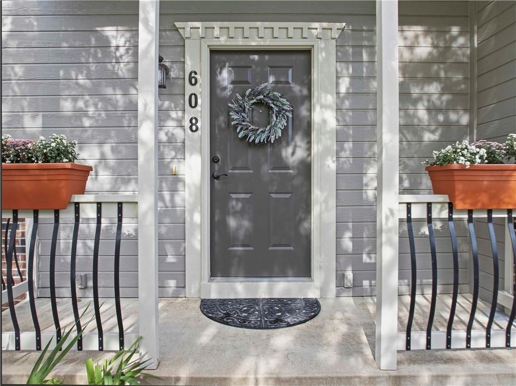 608 SE Pendleton Drive, Lee's Summit, MO: listing photo 3
