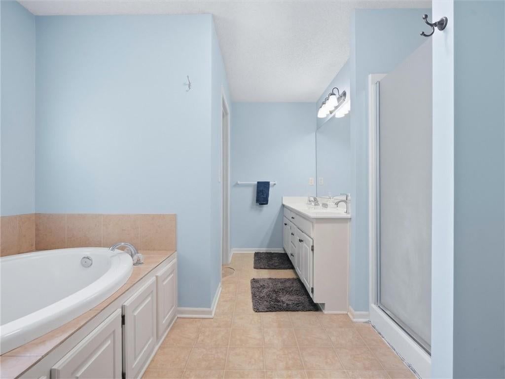 800 Garnes Street — photo 17