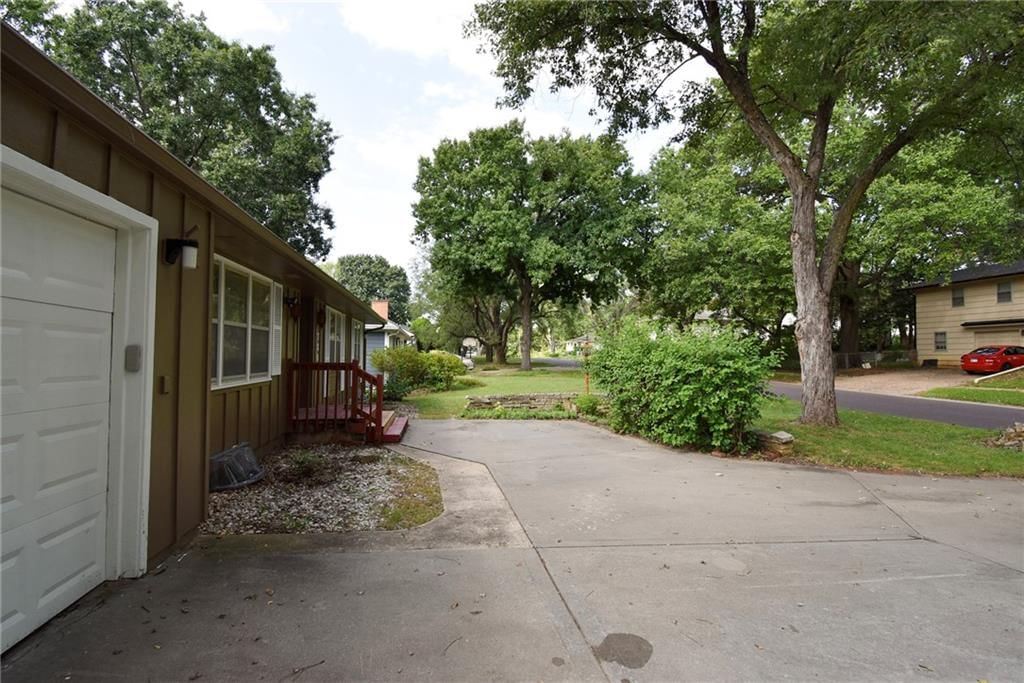 7301 W 89th Street — photo 27