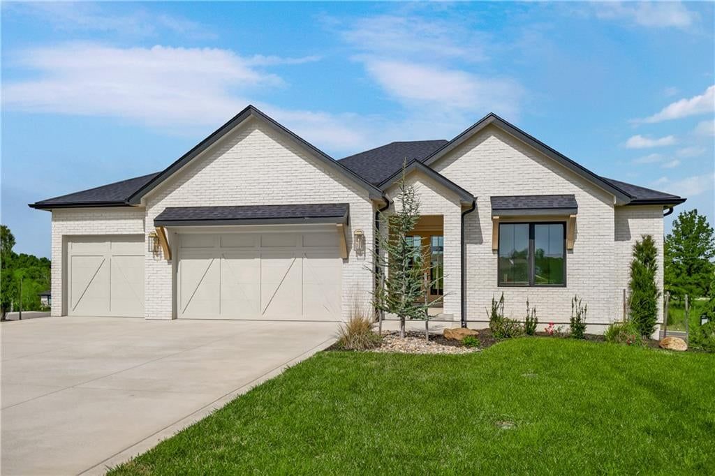 1816 NE Lashbrook Circle — photo 1