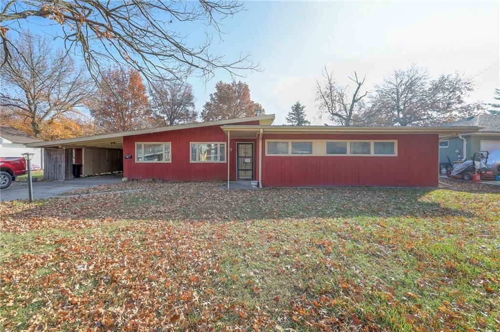 9 Crestview Drive, Paola, KS