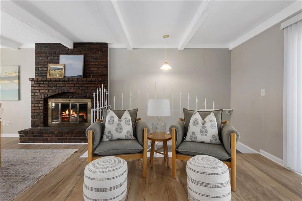 323 Gladstone Drive — photo 10