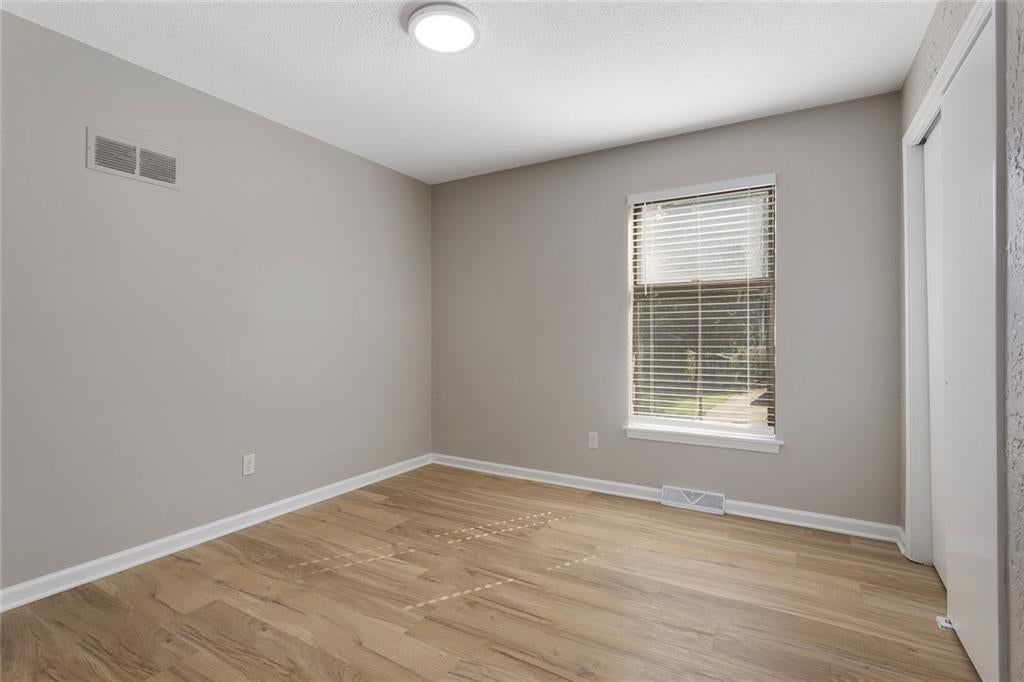 323 Gladstone Drive — photo 15