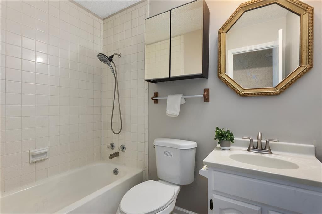323 Gladstone Drive — photo 17