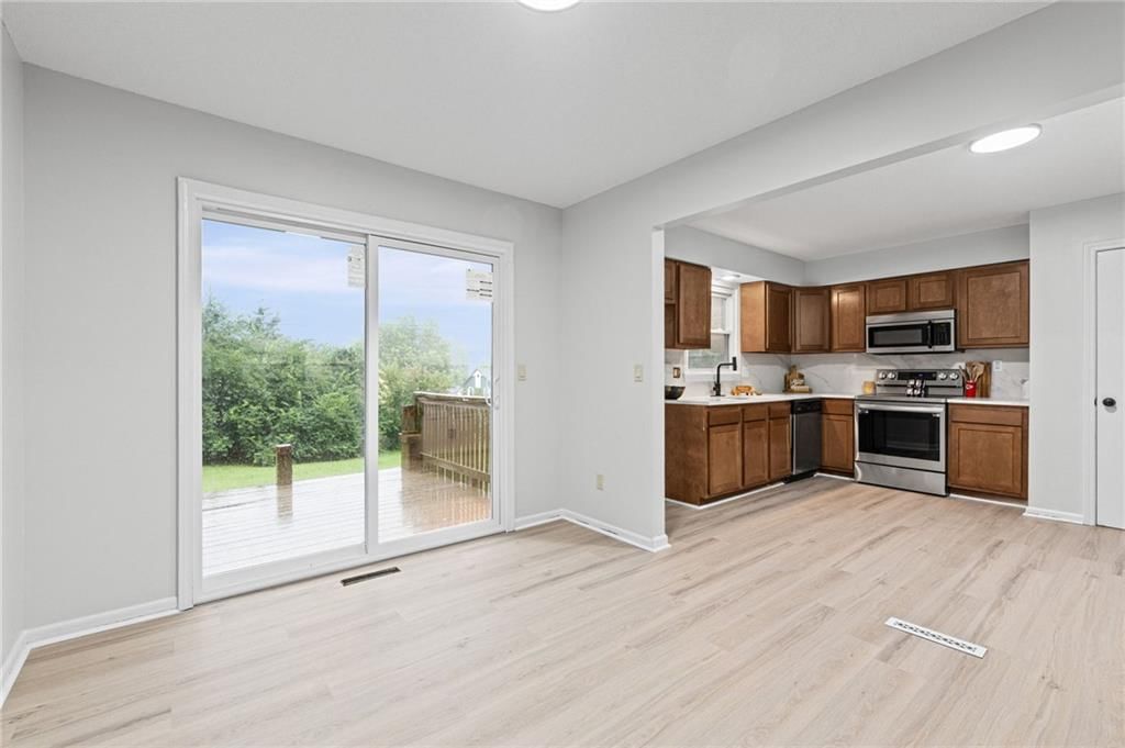 1900 Karlton Way — photo 9