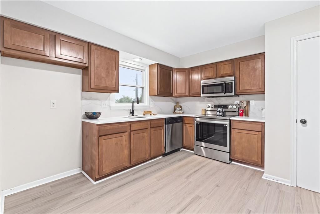 1900 Karlton Way — photo 11