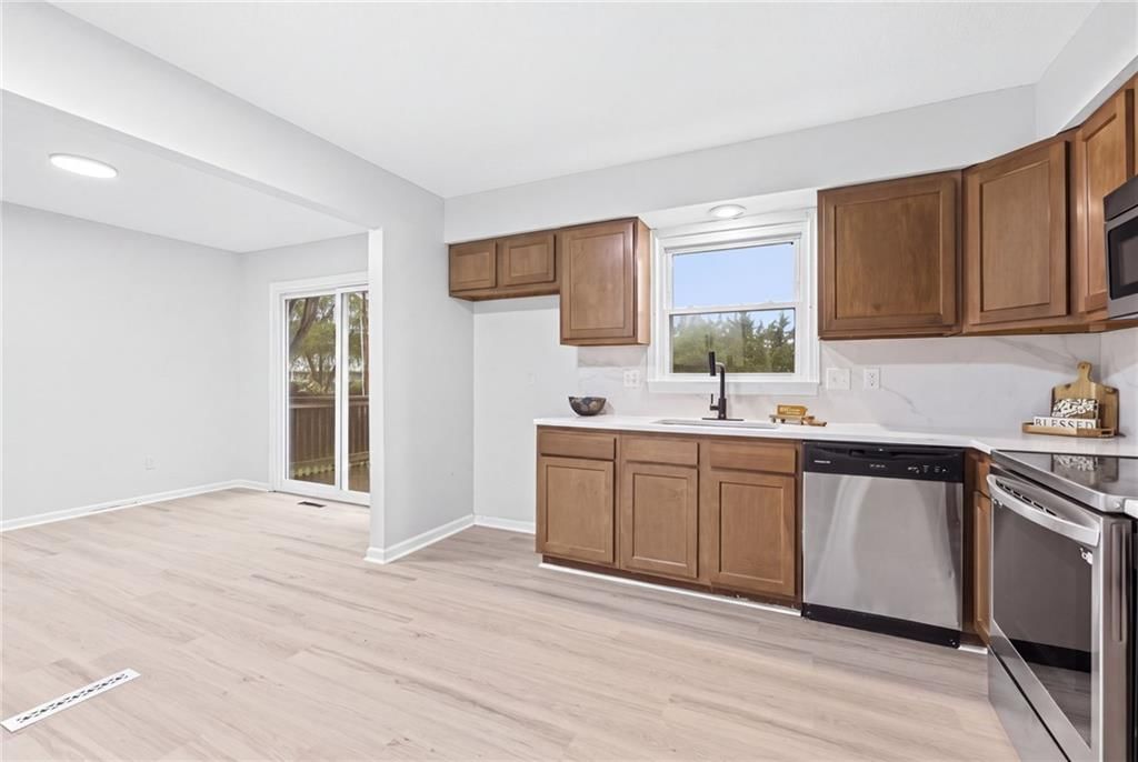 1900 Karlton Way — photo 12