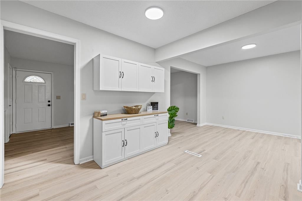 1900 Karlton Way — photo 13