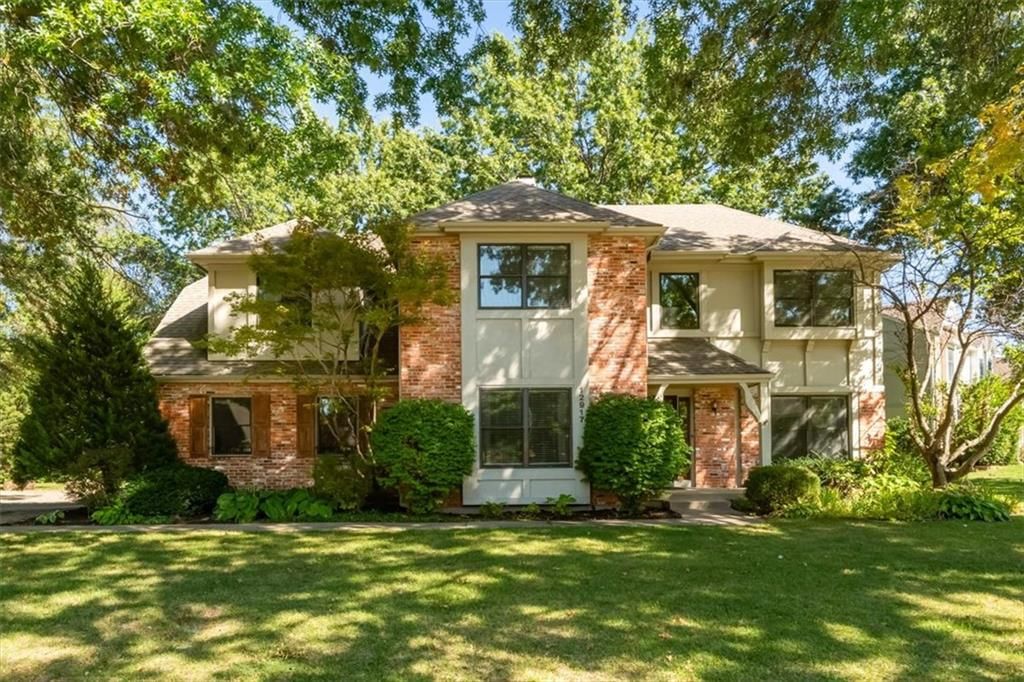 12917 Sherwood Street, Leawood, KS