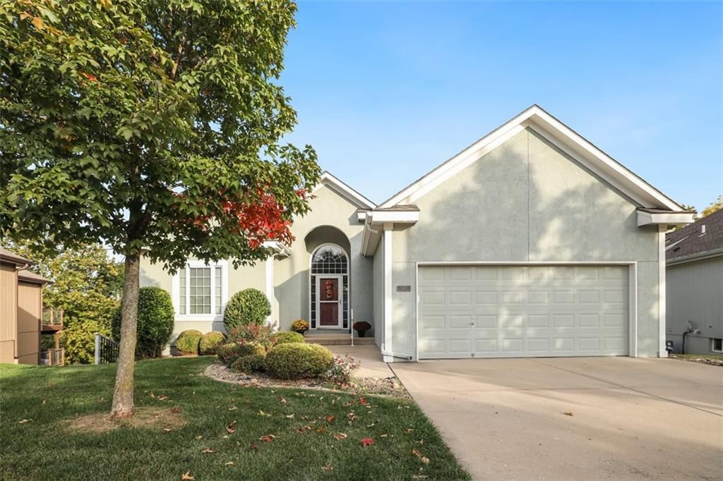 7228 N Spruce Avenue, Kansas City, MO: listing photo 3