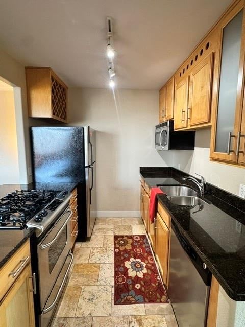 700 E 8TH Street — photo 10
