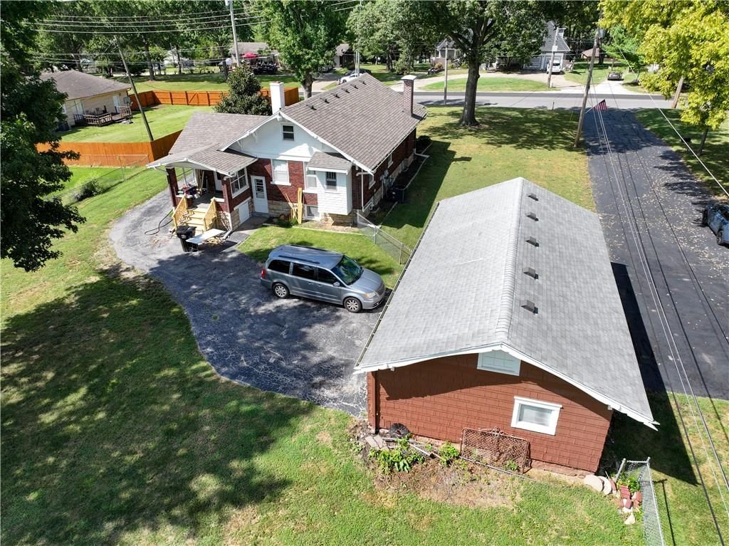 6111 Woodson Road — photo 16