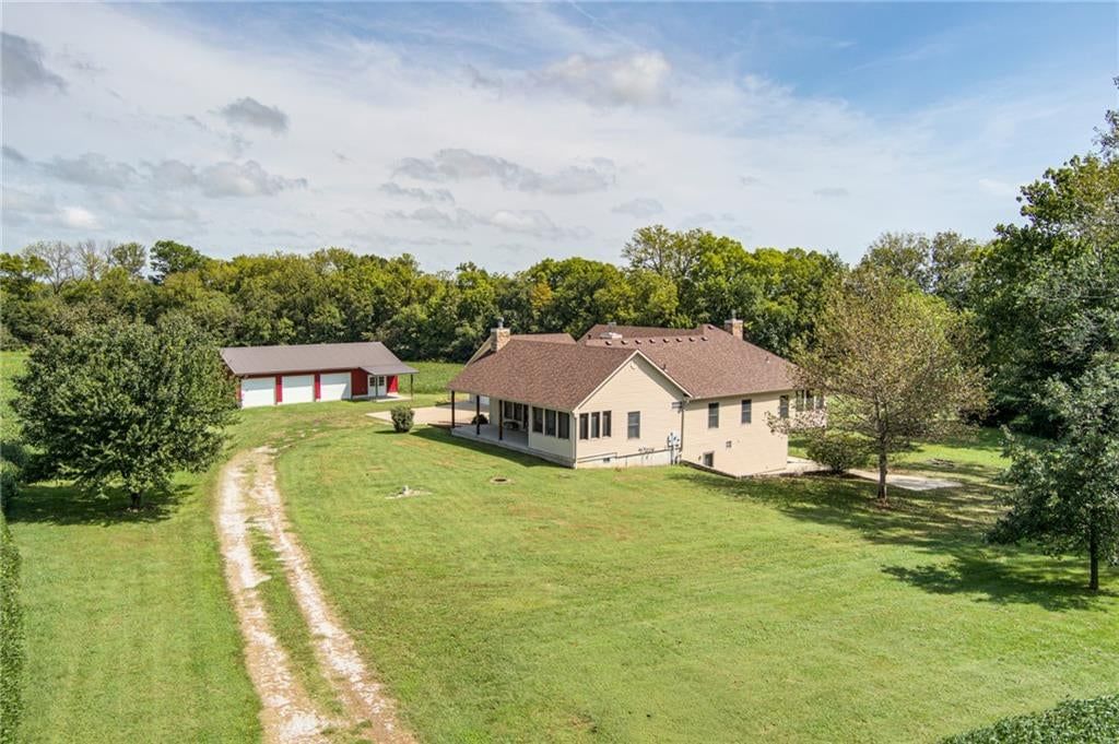 25205 E Blue Mills Road — photo 1