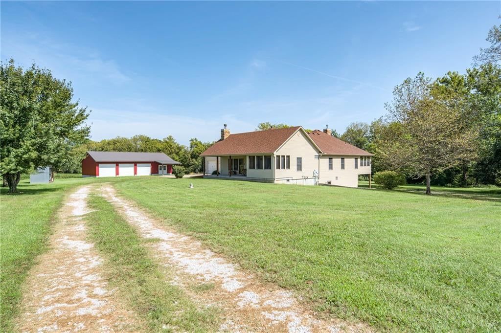 25205 E Blue Mills Road — photo 2
