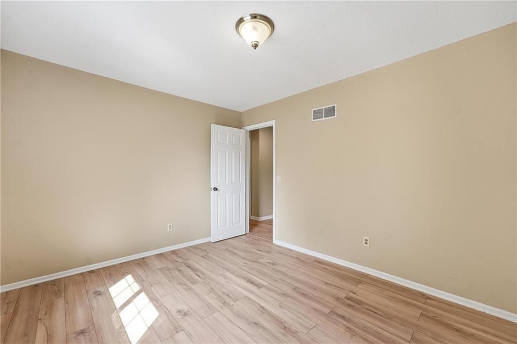 5528 NW Verlin Drive — photo 35