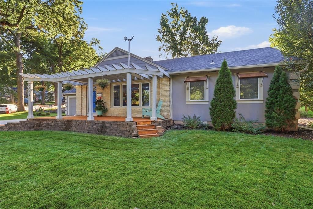 3007 W 73rd Terrace, Prairie Village, KS: listing photo 2