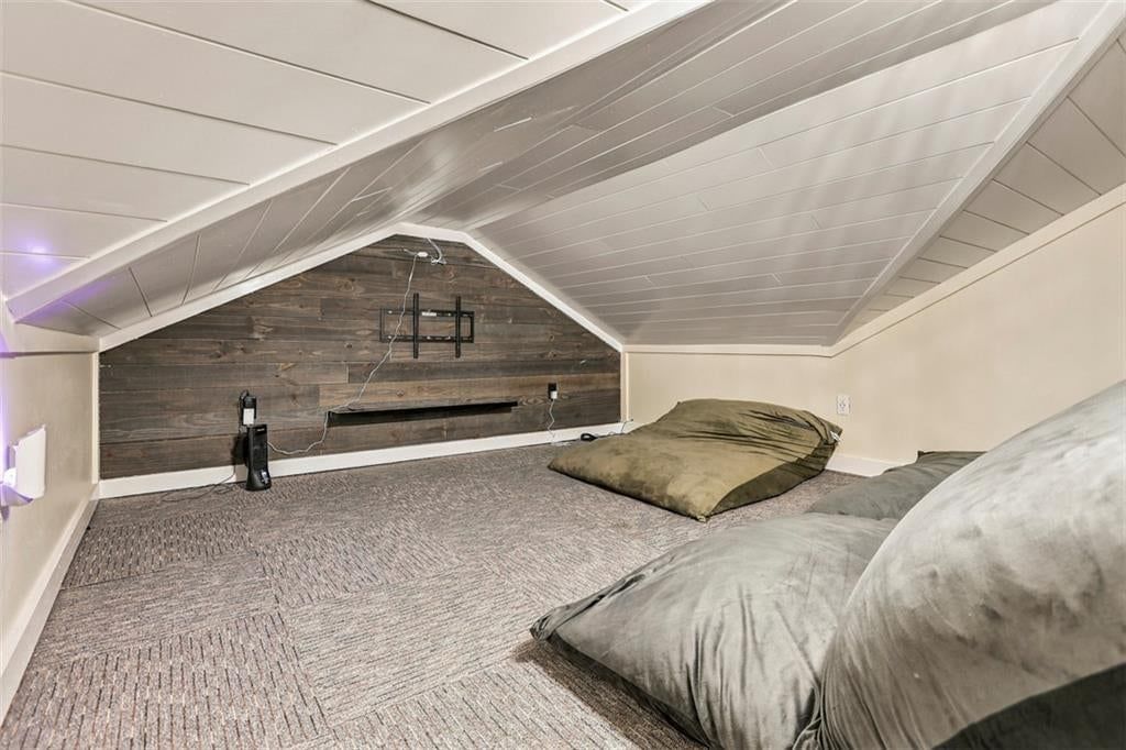 Bonus room at 3007 W 73rd Terrace, Prairie Village, KS 66208