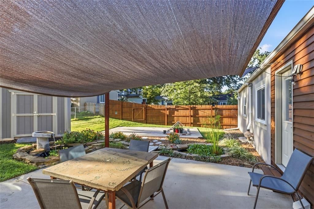Photo 21 of 24 - 3007 W 73rd Terrace, Prairie Village, KS 66208