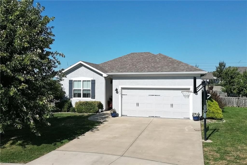 702 Andy Court, Belton, MO