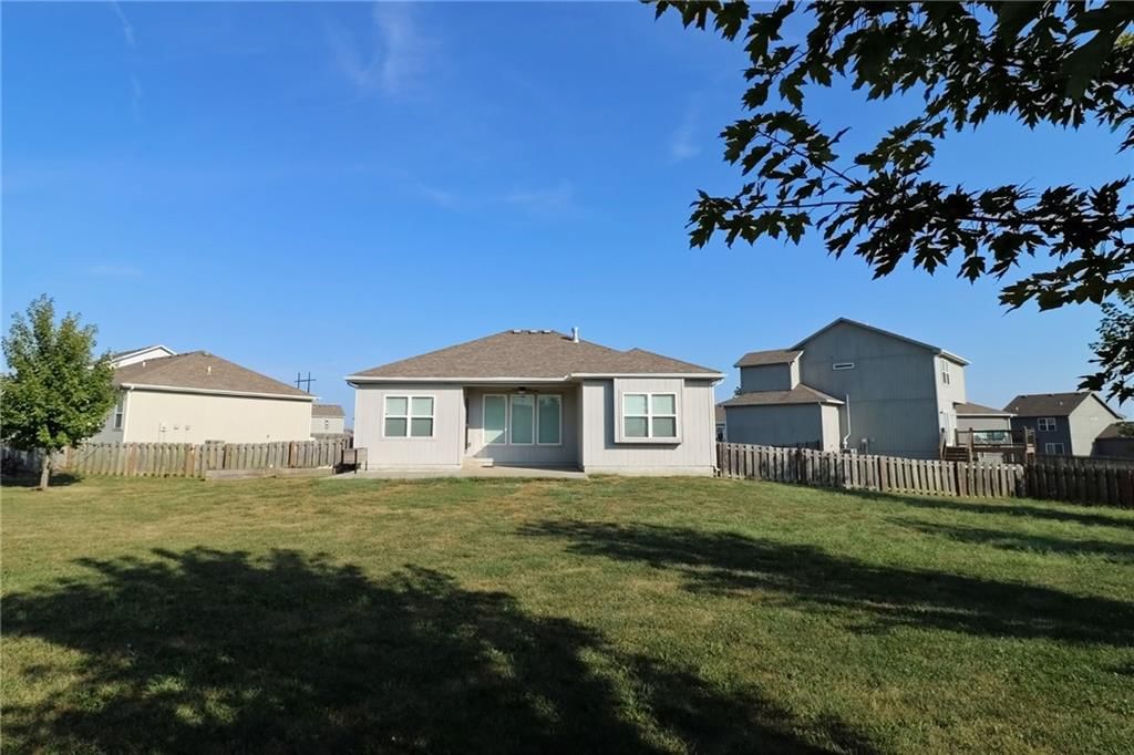 702 Andy Court, Belton, MO: listing photo 3