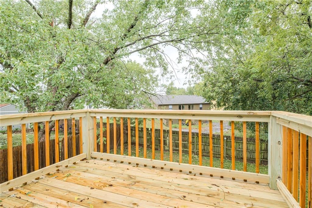Photo 30: fenced yard, 8911 NE 74th Street, Kansas City, MO 64158