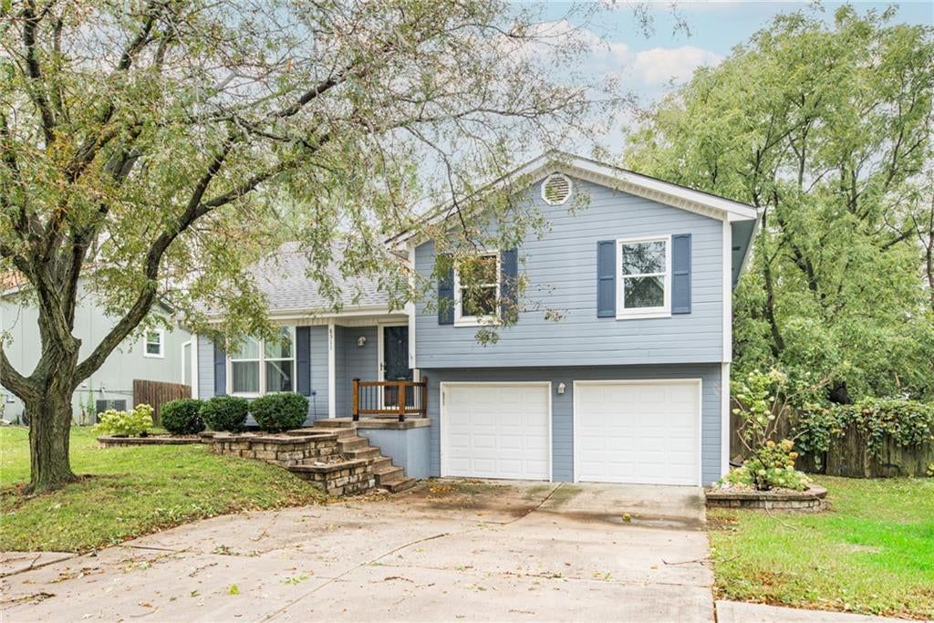 8911 NE 74th Street, Kansas City, MO: listing photo 3