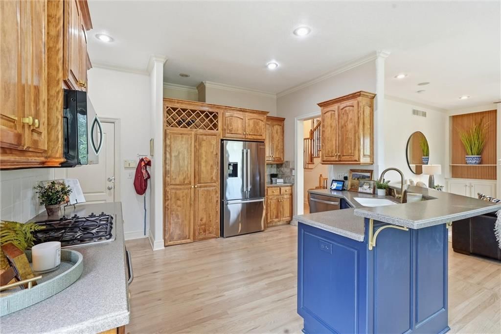 16220 Birch Street — photo 11