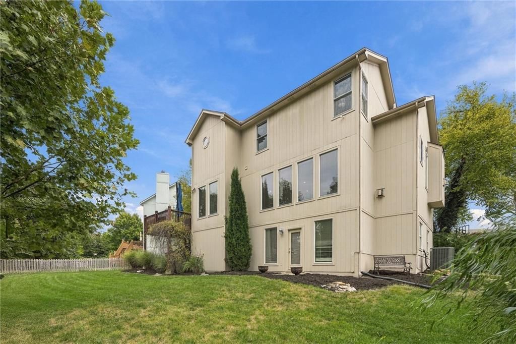 16220 Birch Street — photo 40
