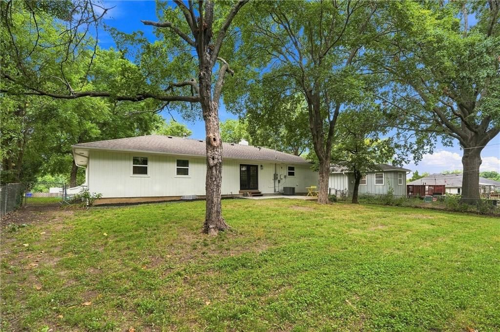 5913 Noland Road — photo 27